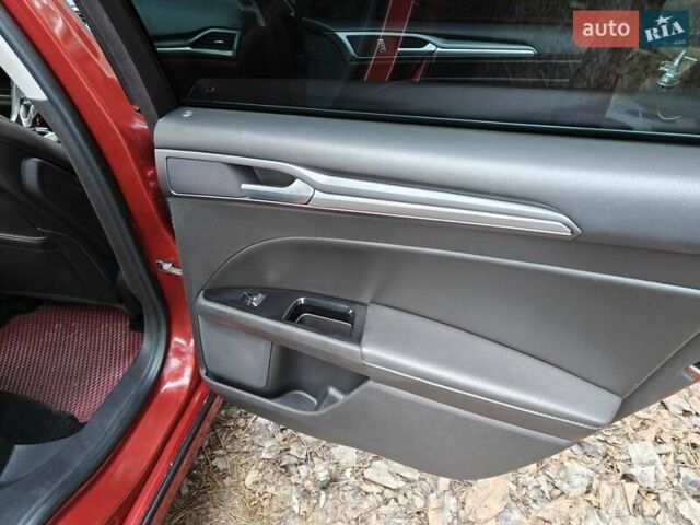 Красный Форд Фьюжн, объемом двигателя 2 л и пробегом 183 тыс. км за 13500 $, фото 26 на Automoto.ua