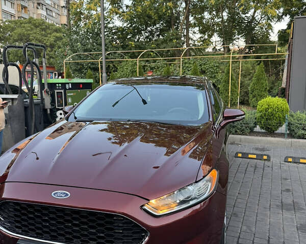 Красный Форд Фьюжн, объемом двигателя 2 л и пробегом 190 тыс. км за 11850 $, фото 1 на Automoto.ua