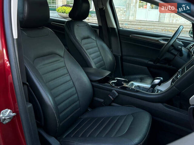 Красный Форд Фьюжн, объемом двигателя 2 л и пробегом 186 тыс. км за 13499 $, фото 10 на Automoto.ua