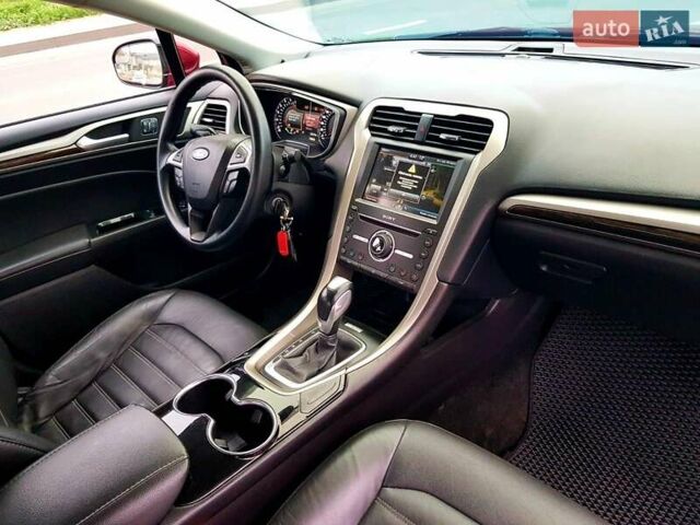 Красный Форд Фьюжн, объемом двигателя 1.49 л и пробегом 122 тыс. км за 8999 $, фото 11 на Automoto.ua