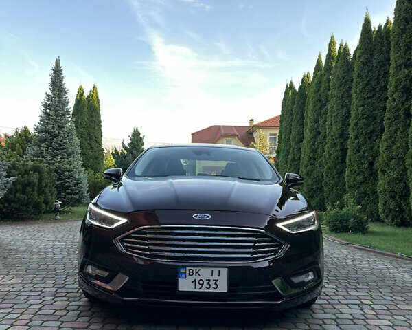 Красный Форд Фьюжн, объемом двигателя 2 л и пробегом 211 тыс. км за 13999 $, фото 4 на Automoto.ua