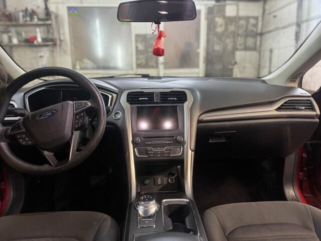 Форд Фьюжн 2016 в Харькове на Automoto.ua Красный Форд Фьюжн, объемом двигателя 2 л и пробегом 244 тыс. км за 14000 $, фото 7 на Automoto.ua