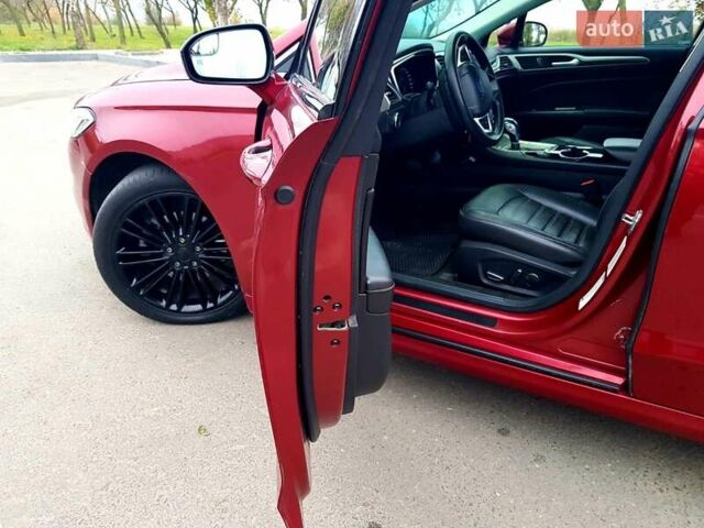 Красный Форд Фьюжн, объемом двигателя 1.49 л и пробегом 122 тыс. км за 8999 $, фото 17 на Automoto.ua