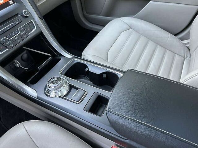 Красный Форд Фьюжн, объемом двигателя 2 л и пробегом 102 тыс. км за 10500 $, фото 13 на Automoto.ua