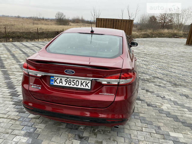 Красный Форд Фьюжн, объемом двигателя 2 л и пробегом 74 тыс. км за 16800 $, фото 11 на Automoto.ua