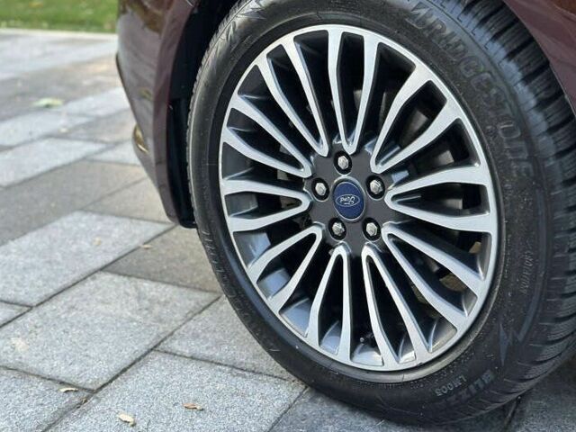 Красный Форд Фьюжн, объемом двигателя 2 л и пробегом 102 тыс. км за 10500 $, фото 20 на Automoto.ua