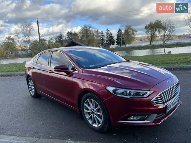 Красный Форд Фьюжн, объемом двигателя 2 л и пробегом 92 тыс. км за 17000 $, фото 1 на Automoto.ua