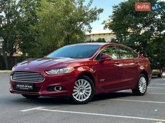 Красный Форд Фьюжн, объемом двигателя 2 л и пробегом 186 тыс. км за 13499 $, фото 1 на Automoto.ua