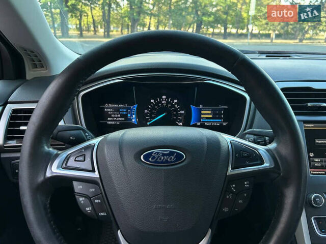 Красный Форд Фьюжн, объемом двигателя 2 л и пробегом 186 тыс. км за 13499 $, фото 8 на Automoto.ua