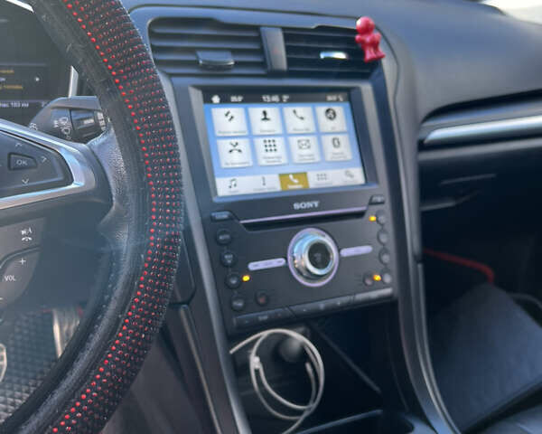 Красный Форд Фьюжн, объемом двигателя 2 л и пробегом 92 тыс. км за 17000 $, фото 45 на Automoto.ua