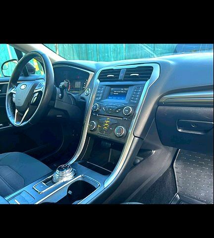 Красный Форд Фьюжн, объемом двигателя 2.5 л и пробегом 70 тыс. км за 10500 $, фото 3 на Automoto.ua