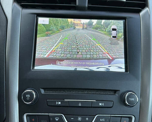 Красный Форд Фьюжн, объемом двигателя 2 л и пробегом 211 тыс. км за 12999 $, фото 11 на Automoto.ua