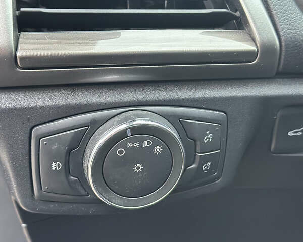 Червоний Форд Фьюжен, об'ємом двигуна 1.5 л та пробігом 199 тис. км за 9800 $, фото 12 на Automoto.ua