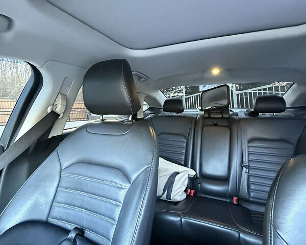 Красный Форд Фьюжн, объемом двигателя 1.5 л и пробегом 120 тыс. км за 10000 $, фото 7 на Automoto.ua