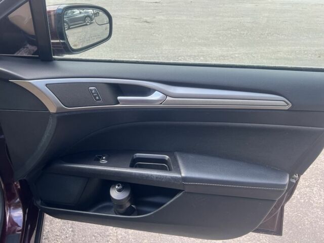 Красный Форд Фьюжн, объемом двигателя 2.5 л и пробегом 117 тыс. км за 11500 $, фото 2 на Automoto.ua