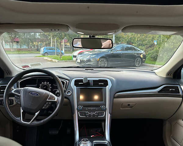 Красный Форд Фьюжн, объемом двигателя 2 л и пробегом 133 тыс. км за 17500 $, фото 11 на Automoto.ua