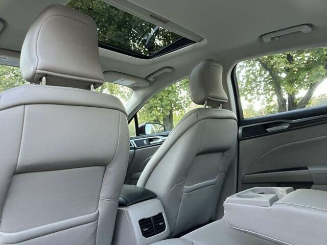 Красный Форд Фьюжн, объемом двигателя 2 л и пробегом 102 тыс. км за 10500 $, фото 14 на Automoto.ua