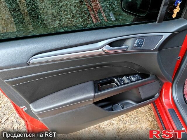 Красный Форд Фьюжн, объемом двигателя 2 л и пробегом 182 тыс. км за 13900 $, фото 9 на Automoto.ua