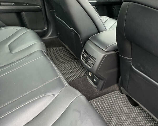 Красный Форд Фьюжн, объемом двигателя 2 л и пробегом 74 тыс. км за 16800 $, фото 45 на Automoto.ua