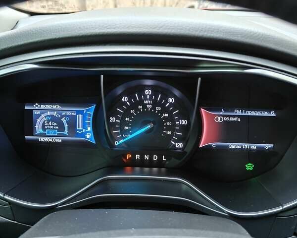 Красный Форд Фьюжн, объемом двигателя 2 л и пробегом 183 тыс. км за 13500 $, фото 16 на Automoto.ua