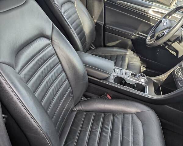 Форд Фьюжн 2016 в Львове на Automoto.ua Красный Форд Фьюжн, объемом двигателя 2 л и пробегом 181 тыс. км за 11500 $, фото 24 на Automoto.ua