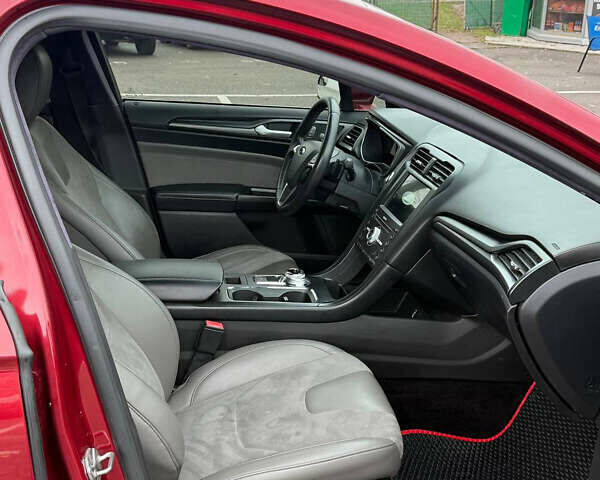 Красный Форд Фьюжн, объемом двигателя 2.7 л и пробегом 135 тыс. км за 13999 $, фото 5 на Automoto.ua