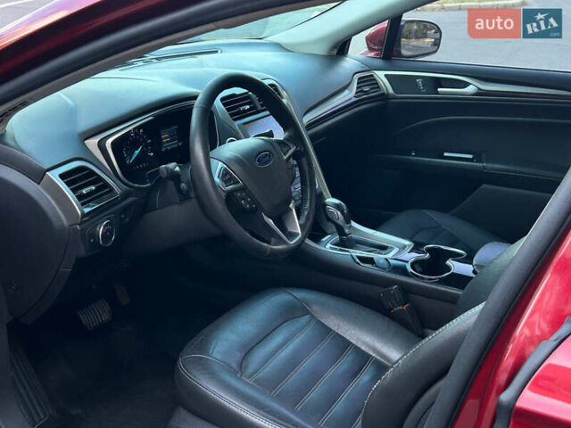 Красный Форд Фьюжн, объемом двигателя 2 л и пробегом 186 тыс. км за 13499 $, фото 6 на Automoto.ua