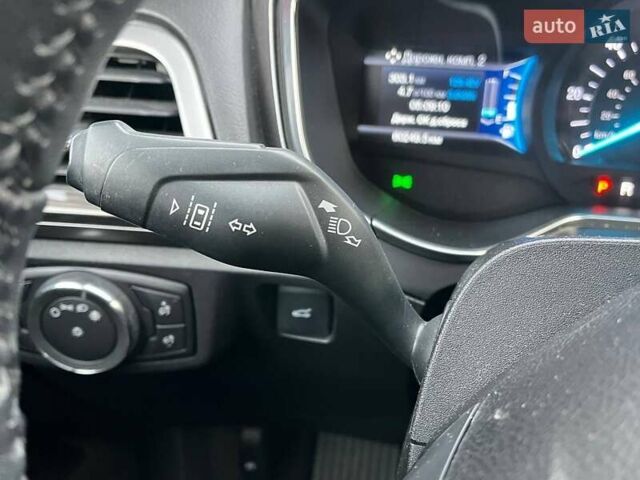 Красный Форд Фьюжн, объемом двигателя 2 л и пробегом 60 тыс. км за 16990 $, фото 20 на Automoto.ua