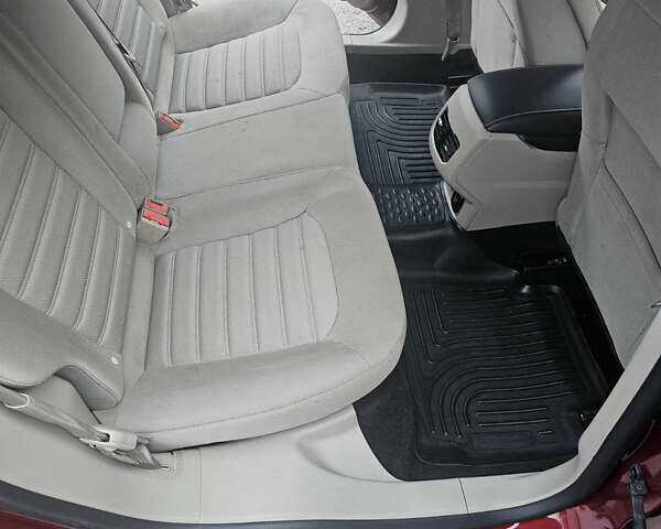 Красный Форд Фьюжн, объемом двигателя 2 л и пробегом 140 тыс. км за 9999 $, фото 12 на Automoto.ua