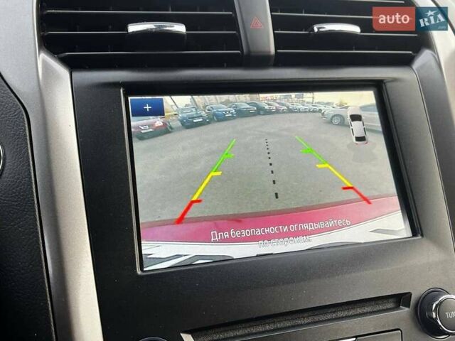 Красный Форд Фьюжн, объемом двигателя 2 л и пробегом 60 тыс. км за 16990 $, фото 28 на Automoto.ua