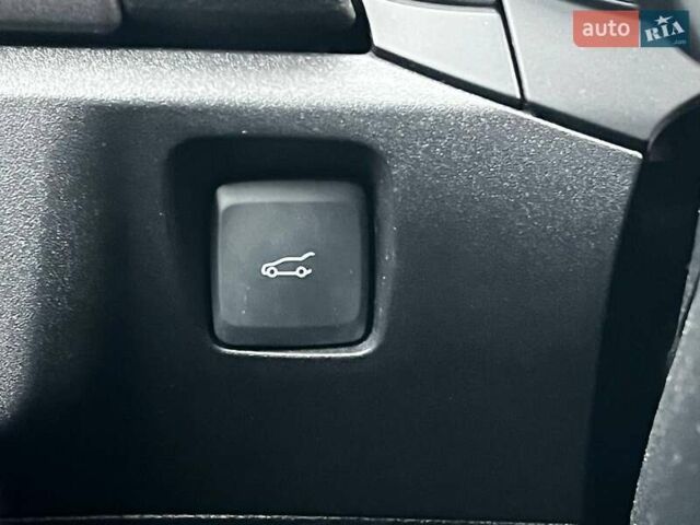 Красный Форд Фьюжн, объемом двигателя 2 л и пробегом 60 тыс. км за 16990 $, фото 18 на Automoto.ua