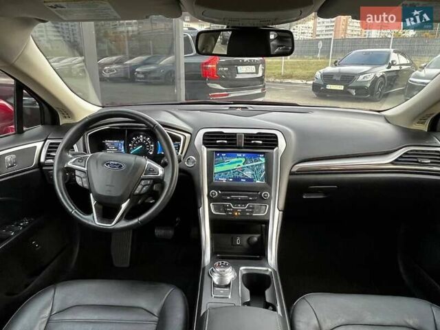 Красный Форд Фьюжн, объемом двигателя 2 л и пробегом 60 тыс. км за 16990 $, фото 32 на Automoto.ua