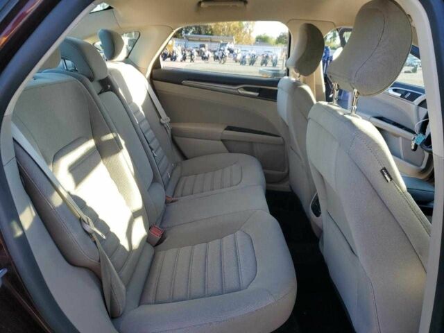 Красный Форд Фьюжн, объемом двигателя 0 л и пробегом 152 тыс. км за 2400 $, фото 9 на Automoto.ua