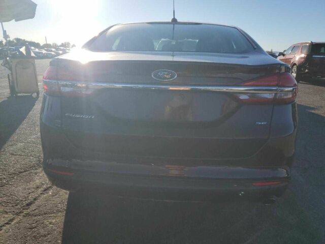 Красный Форд Фьюжн, объемом двигателя 0 л и пробегом 152 тыс. км за 2400 $, фото 5 на Automoto.ua