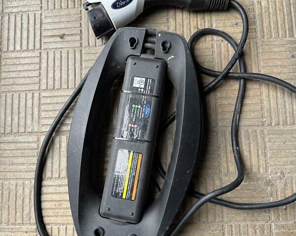 Червоний Форд Фьюжен, об'ємом двигуна 2 л та пробігом 190 тис. км за 15200 $, фото 2 на Automoto.ua