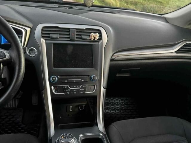 Красный Форд Фьюжн, объемом двигателя 2 л и пробегом 161 тыс. км за 8000 $, фото 10 на Automoto.ua