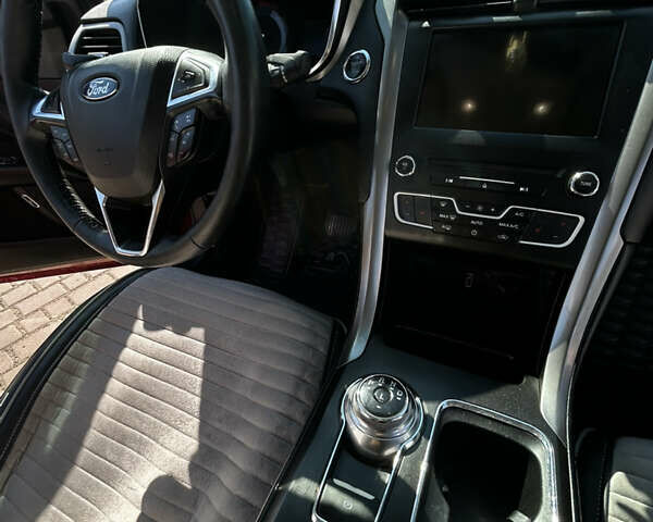 Красный Форд Фьюжн, объемом двигателя 2 л и пробегом 160 тыс. км за 15500 $, фото 8 на Automoto.ua