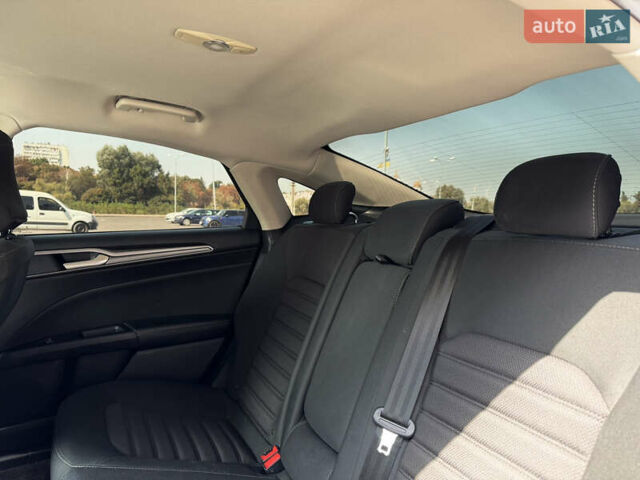 Форд Фьюжн 2017 в Сумах на Automoto.ua Красный Форд Фьюжн, объемом двигателя 1.5 л и пробегом 80 тыс. км за 13999 $, фото 12 на Automoto.ua