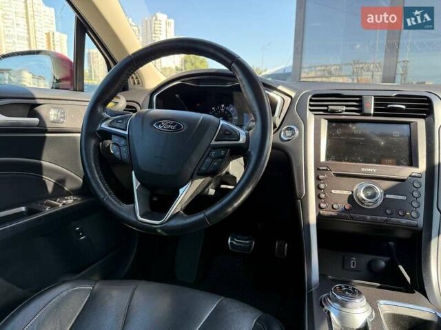 Красный Форд Фьюжн, объемом двигателя 2 л и пробегом 162 тыс. км за 15990 $, фото 15 на Automoto.ua