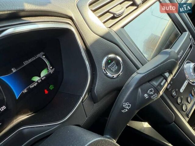 Красный Форд Фьюжн, объемом двигателя 2 л и пробегом 162 тыс. км за 15990 $, фото 25 на Automoto.ua