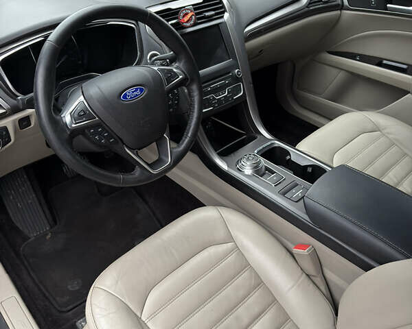 Красный Форд Фьюжн, объемом двигателя 2 л и пробегом 107 тыс. км за 13700 $, фото 55 на Automoto.ua