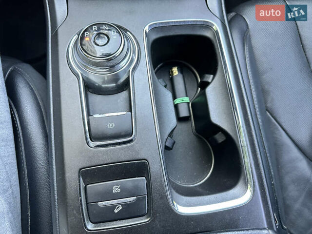 Червоний Форд Фьюжен, об'ємом двигуна 2 л та пробігом 201 тис. км за 14300 $, фото 7 на Automoto.ua