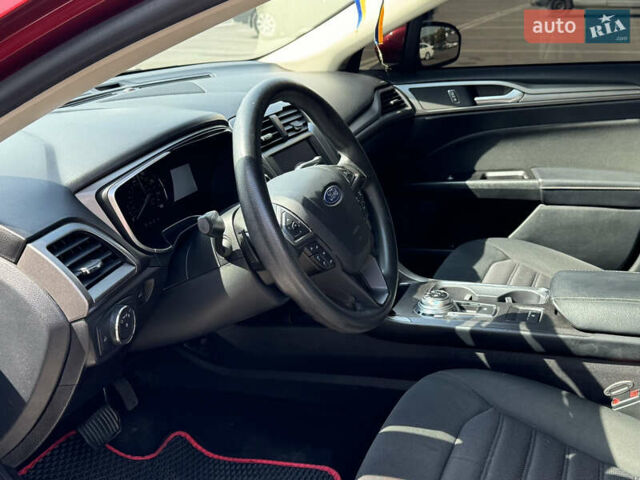 Форд Фьюжн 2017 в Сумах на Automoto.ua Красный Форд Фьюжн, объемом двигателя 1.5 л и пробегом 80 тыс. км за 13999 $, фото 10 на Automoto.ua