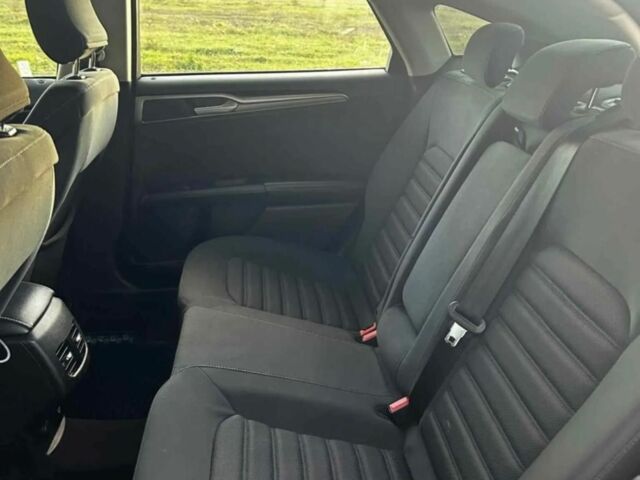 Красный Форд Фьюжн, объемом двигателя 2 л и пробегом 161 тыс. км за 8000 $, фото 12 на Automoto.ua