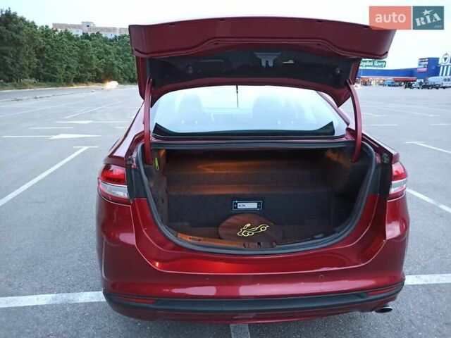 Форд Фьюжн 2017 в Кропивницком (Кировограде) на Automoto.ua Красный Форд Фьюжн, объемом двигателя 2 л и пробегом 59 тыс. км за 16100 $, фото 13 на Automoto.ua