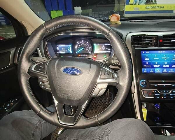 Красный Форд Фьюжн, объемом двигателя 2 л и пробегом 60 тыс. км за 15500 $, фото 13 на Automoto.ua