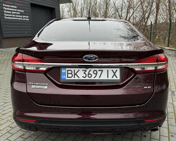 Красный Форд Фьюжн, объемом двигателя 2 л и пробегом 107 тыс. км за 13700 $, фото 7 на Automoto.ua