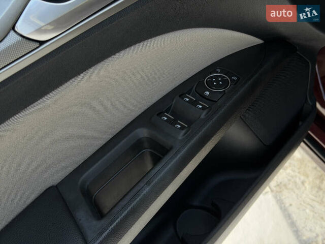 Червоний Форд Фьюжен, об'ємом двигуна 2.5 л та пробігом 79 тис. км за 11800 $, фото 71 на Automoto.ua