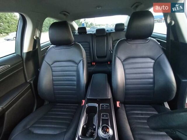 Форд Фьюжн 2017 в Кропивницком (Кировограде) на Automoto.ua Красный Форд Фьюжн, объемом двигателя 2 л и пробегом 59 тыс. км за 16100 $, фото 16 на Automoto.ua