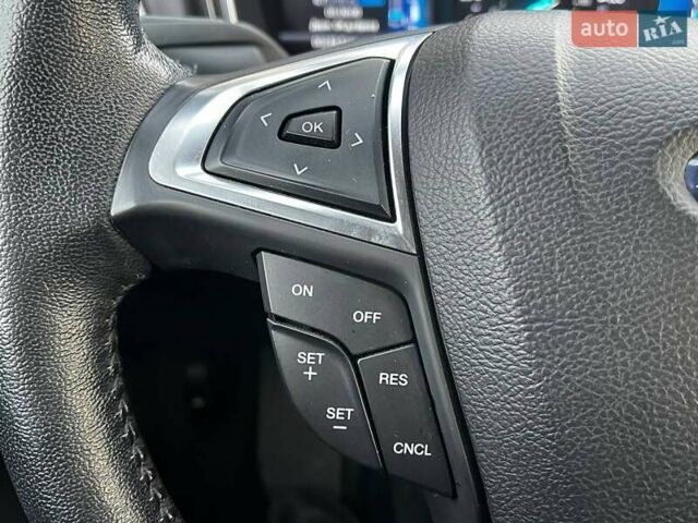 Красный Форд Фьюжн, объемом двигателя 2 л и пробегом 60 тыс. км за 16990 $, фото 21 на Automoto.ua